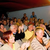 9 ☆ Begeisterung beim "Farmers-Konzert" (Foto: Dr. Igor Semechin)